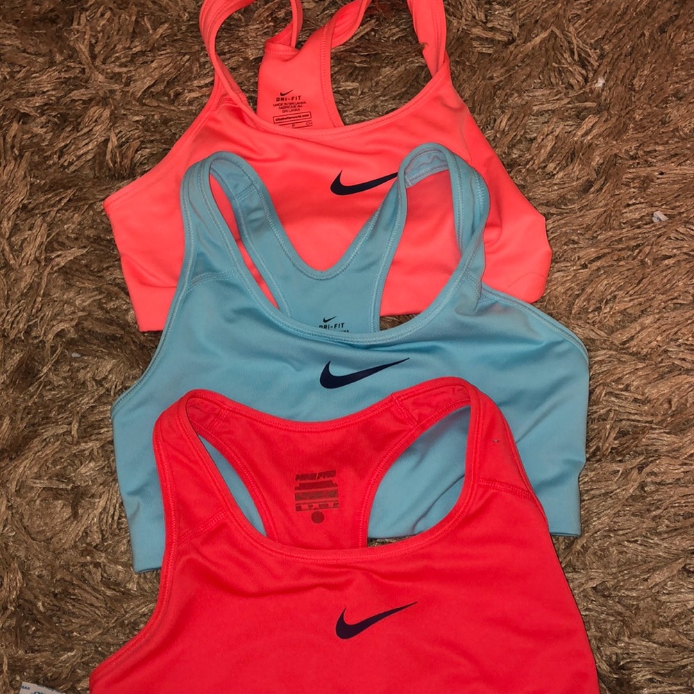 ⭐️ the first 2 are S and the last one is an XS..⭐️